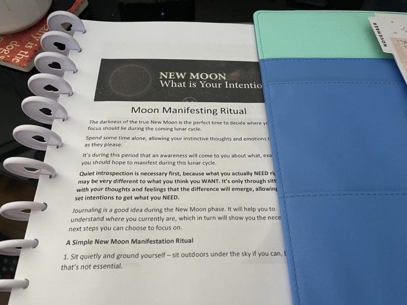 Moon Manifesting Ritual Experience (I’m Trying Again This Month) Moon Manifesting Ritual Experience (I’m Trying Again This Month)
